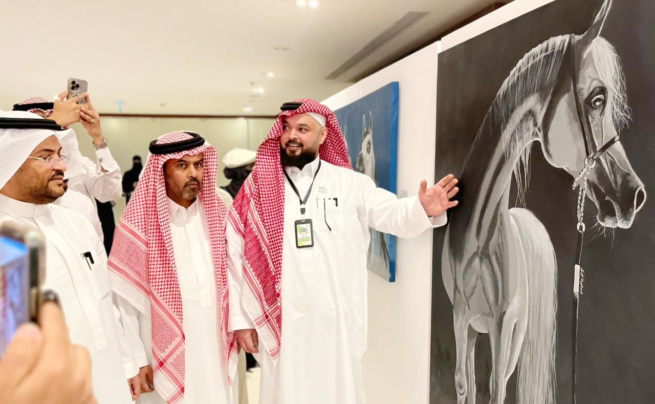 “تاج المحاسن” يفتح بوابة الجمال… حين تتحول الخيل إلى لغة تشكيلية تنبض بالهوية