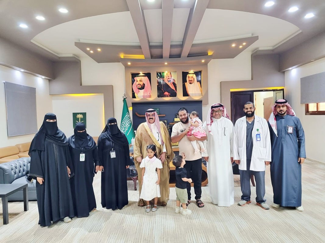 محافظ أحد المسارحة يدشن الحملة الوطنية لشلل الأطفال لمركزالرعاية الاولية بالأحد