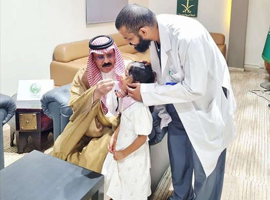 محافظ أحد المسارحة يدشن الحملة الوطنية لشلل الأطفال لمركزالرعاية الاولية بالأحد