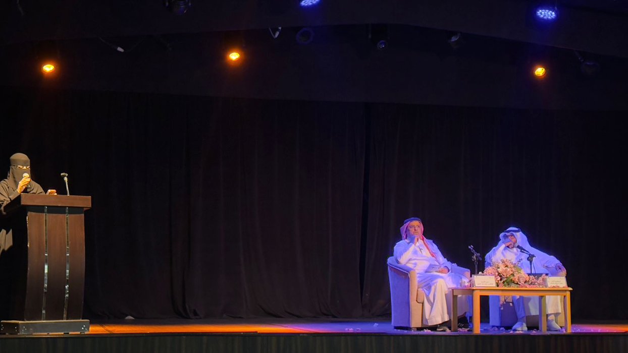 حين يضيء الشعر الوجدان