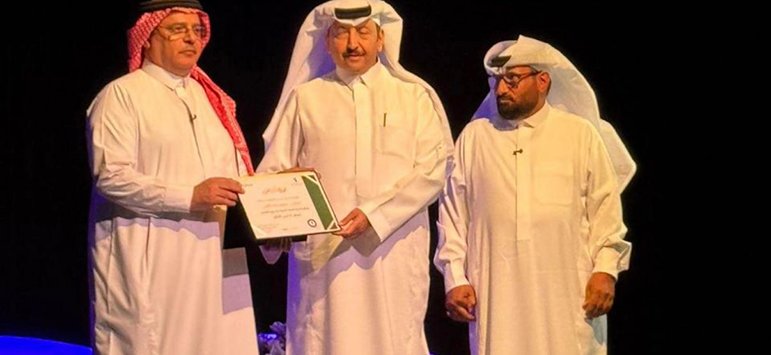 حين يضيء الشعر الوجدان