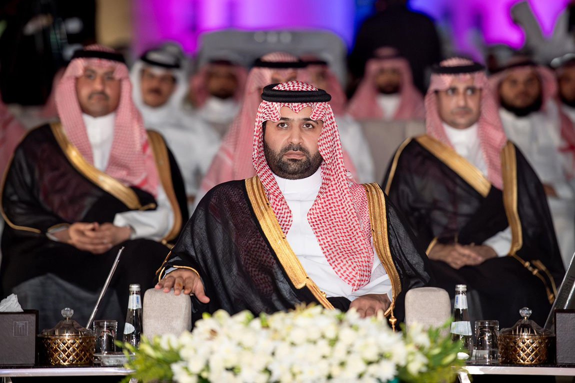 أمير منطقة جازان يرعى حفلَ تخريج الدفعة الـ(21) من طلبة جامعة جازان