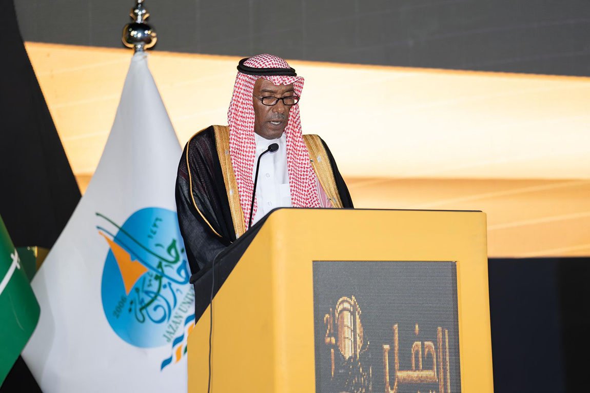 أمير منطقة جازان يرعى حفلَ تخريج الدفعة الـ(21) من طلبة جامعة جازان