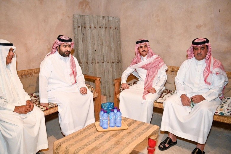 أمير منطقة جازان يزور معرض "الحريد واللؤلؤ"