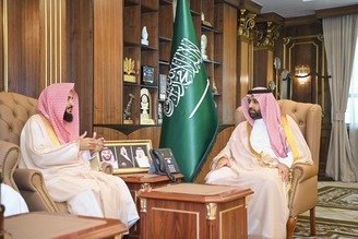 أمير منطقة جازان يستقبل رئيس المحكمة الجزائية وعددًا من القضاة