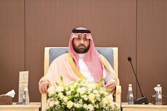 أمير منطقة جازان يلتقي مشايخ وأهالي محافظة جزر فرسان