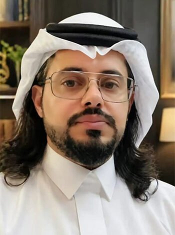 ثلاثُ ورود… لا يُعادلها أحد