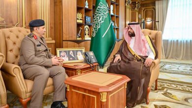 أمير جازان يطلع على التقرير السنوي للدفاع المدني بالمنطقة.