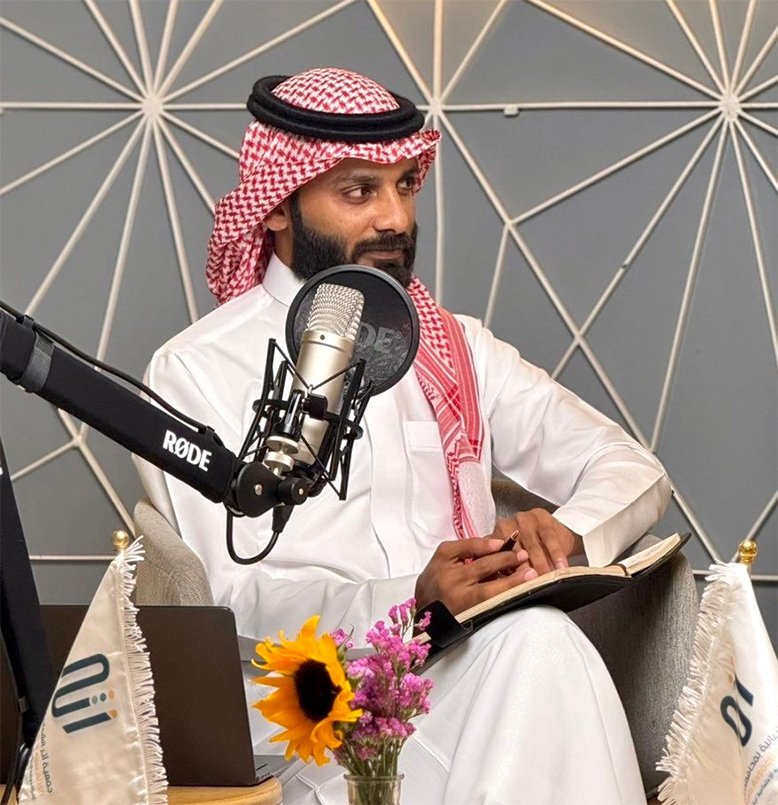 فينيق جازان ... من بيعِ الفُلّ إلى صناعةِ الأثر .