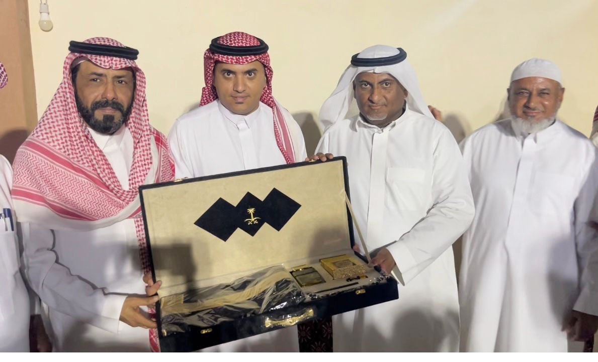 دُرّة عياش" تحتفي بالمتقاعد البكري بعد مسيرة حافلة بالعطاء