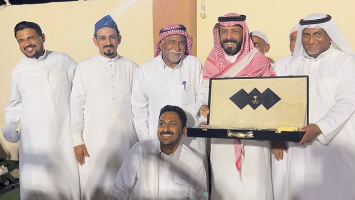دُرّة عياش" تحتفي بالمتقاعد البكري بعد مسيرة حافلة بالعطاء