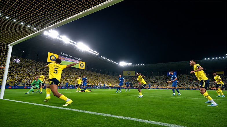 الزعيم" يخطف تعادلًا قاتلًا من "النصر "
