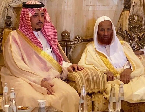 محافظ صامطة يزور المدخلي ويهنئه بعيد الأضحى المبارك