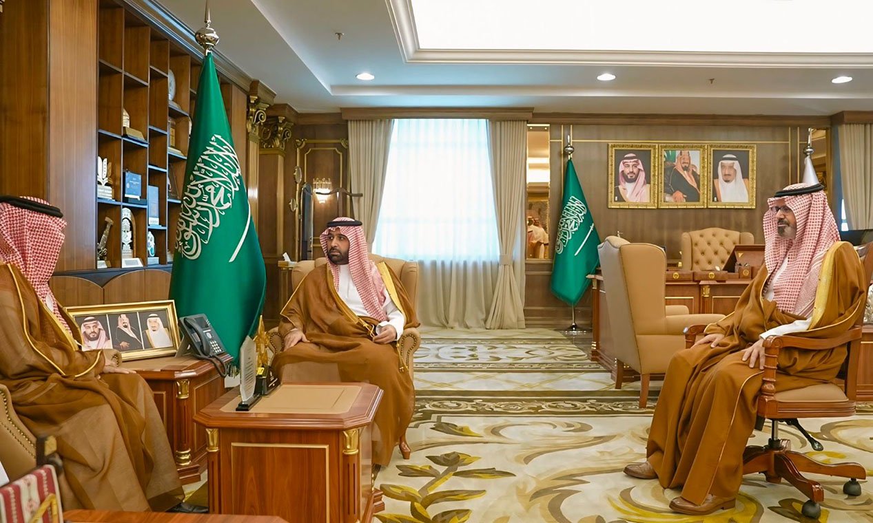 أمير جازان يستقبل الرئيس التنفيذي لتجمع جازان الصحي