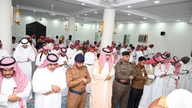 وكيل محافظة الحرث يؤدي صلاة عيد الأضحى