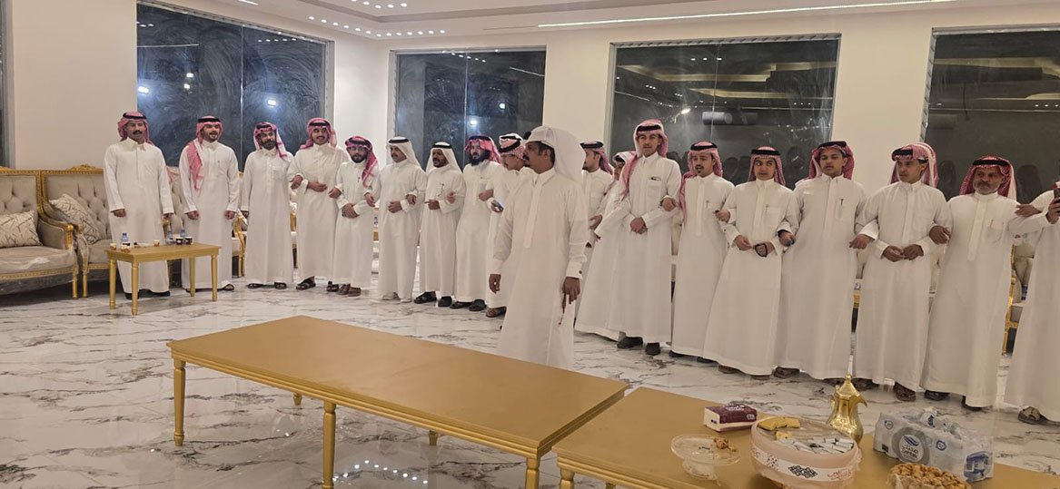 رجل الأعمال الفيفي يقيم عيدية لأهالي فيفاء بالرياض والخرج