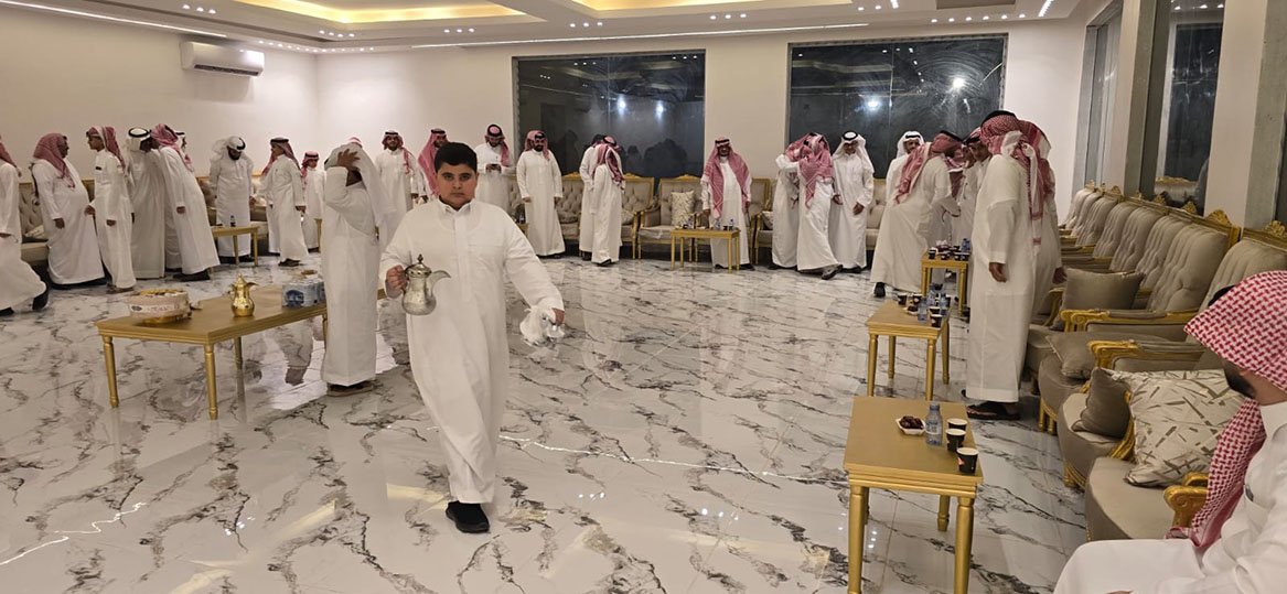 رجل الأعمال الفيفي يقيم عيدية لأهالي فيفاء بالرياض والخرج