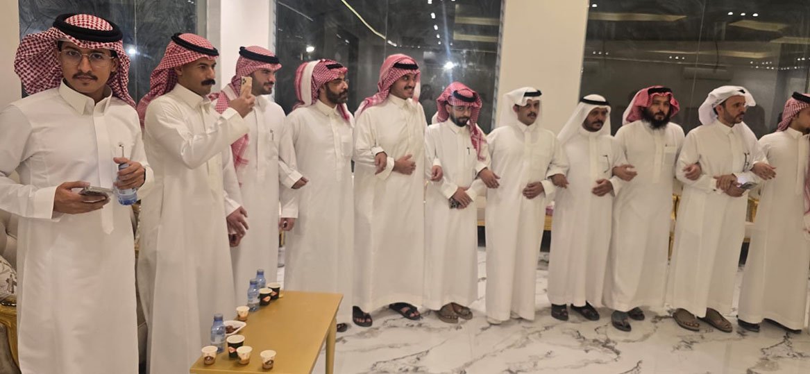رجل الأعمال الفيفي يقيم عيدية لأهالي فيفاء بالرياض والخرج