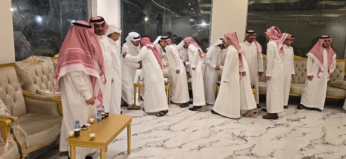 رجل الأعمال الفيفي يقيم عيدية لأهالي فيفاء بالرياض والخرج