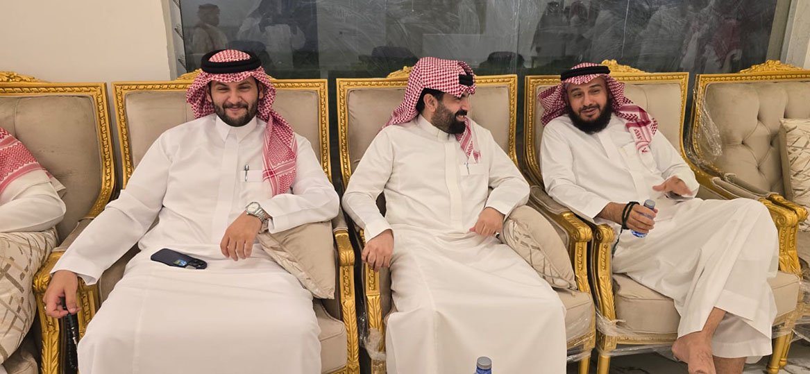 رجل الأعمال الفيفي يقيم عيدية لأهالي فيفاء بالرياض والخرج