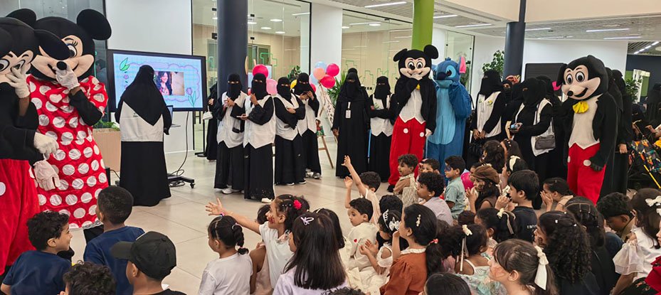 فريق هِمّة التطوعي ينفذ فعالية "فرحة العيد" بالبيت الثقافي بمنطقة جازان .