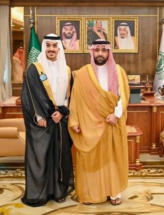 امير جازان يحتفي بوفاء الابن.. إياد عماري يكتب تخرّجه بمداد التضحية