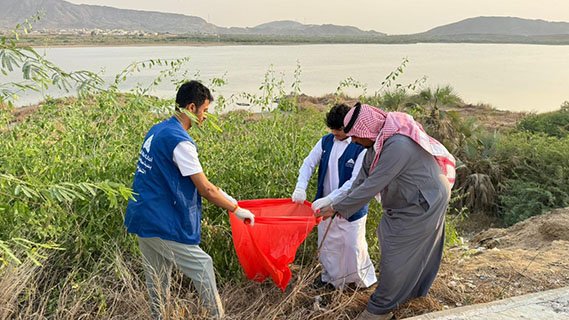 “أثرك أخضر”.. مبادرة بيئية لتنظيف بحيرة سد وادي جازان والعين الحارة بالعارضة