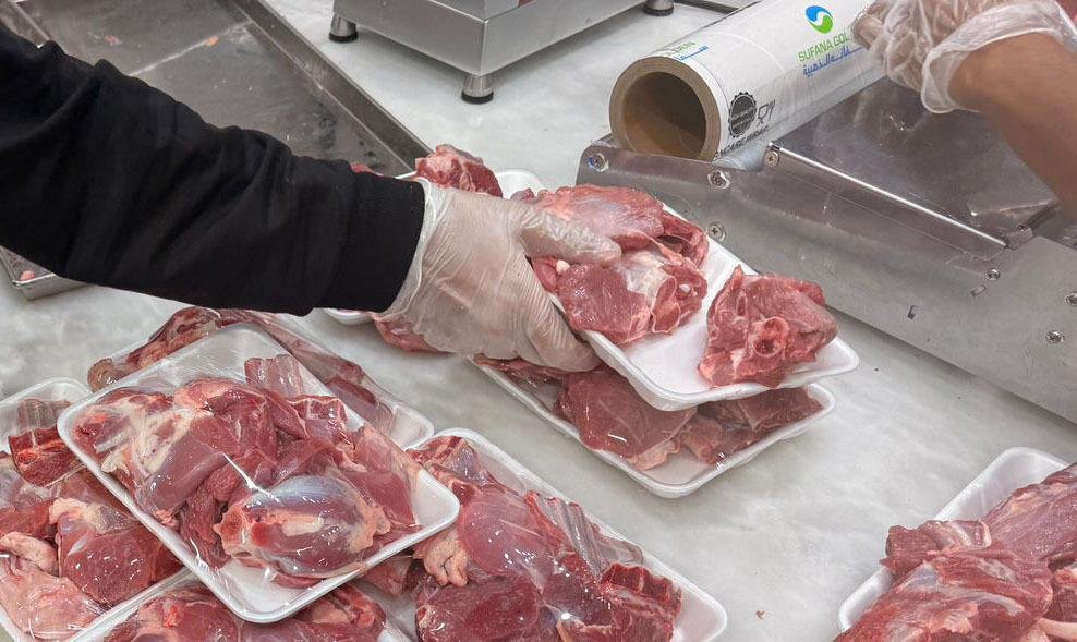 تحت شعار «بركم طازج» بر جازان توزع أكثر من 7 أطنان من اللحوم الطازجة على الأسر المستفيدة