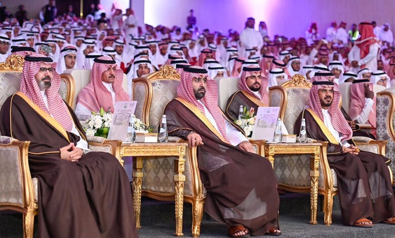 أمير جازان يرعى حفل تكريم 1948 متفوقًا ومتفوّقة من طلبة تعليم المنطقة