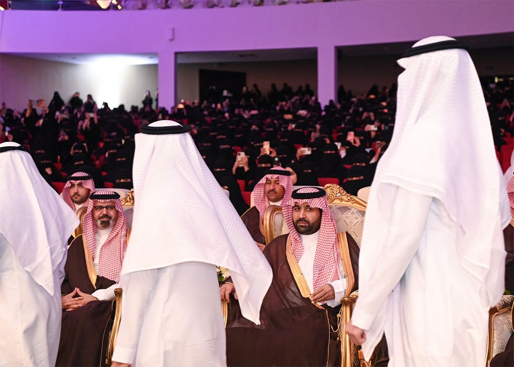 أمير جازان يرعى حفل تكريم 1948 متفوقًا ومتفوّقة من طلبة تعليم المنطقة