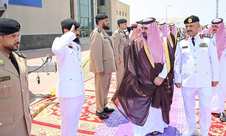 أمير منطقة جازان يزور مقر قيادة حرس الحدود بالمنطقة
