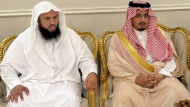 محافظ صامطة يزور الشيخ أحمد بن محمد عبده النجمي ويعزيه في مصابه الأليم