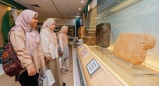 "ترجِم" والقصص المصورة السعودية تجذب زوار معرض كوالالمبور للكتاب كوالالمبور